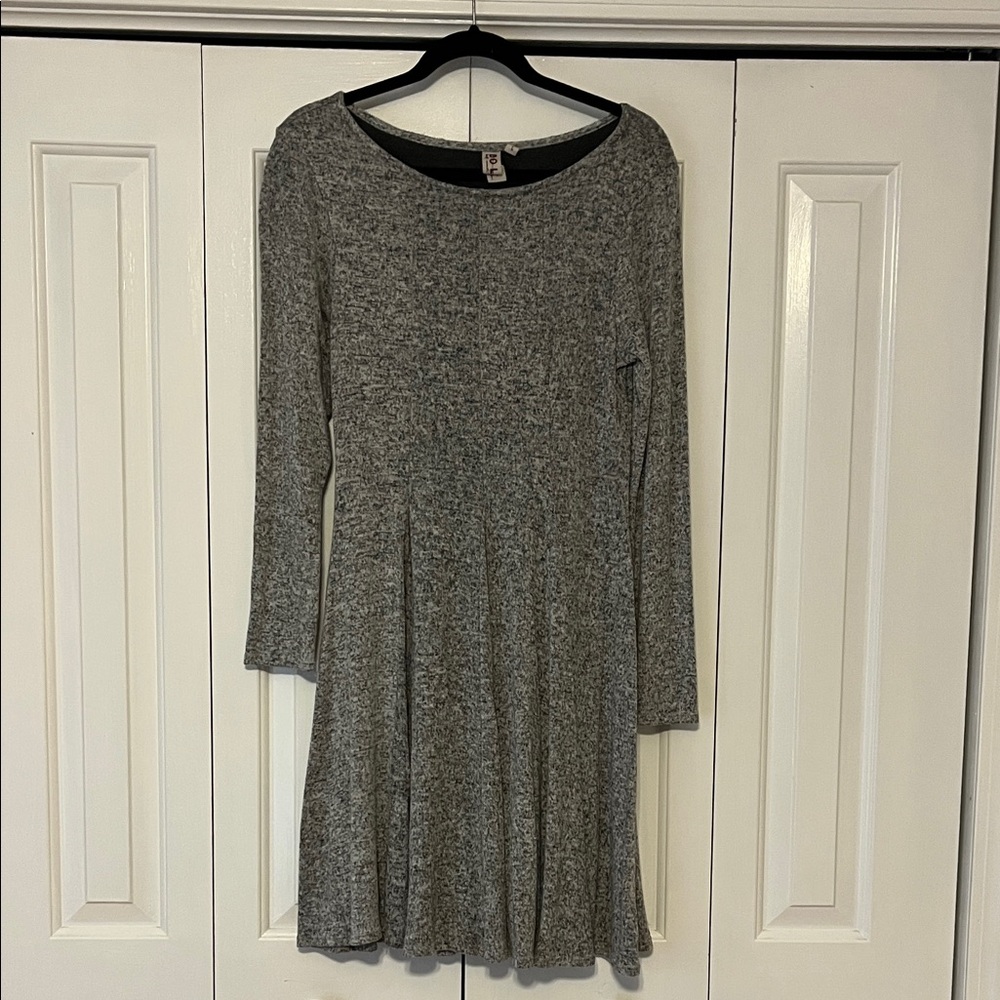 DOLAN Gray Long-Sleeve Fit & Flare Knit Dress